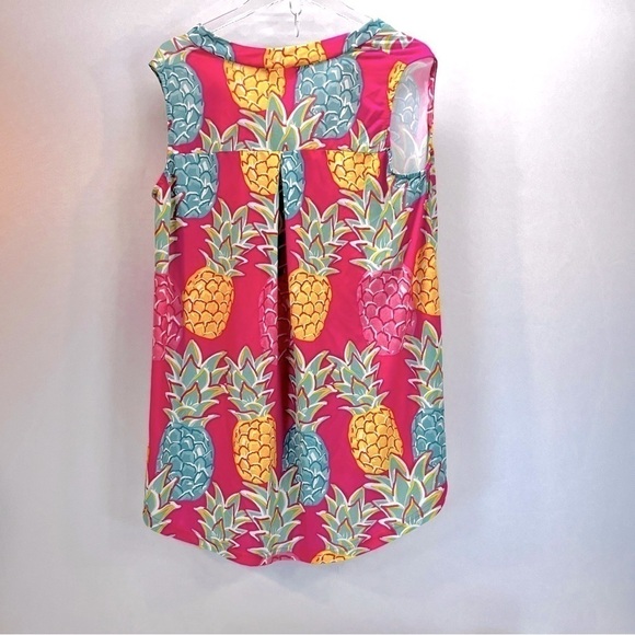 Simply Southern Charleston Size Large Sleeveless V Neck Pineapple print high low - Picture 3 of 7